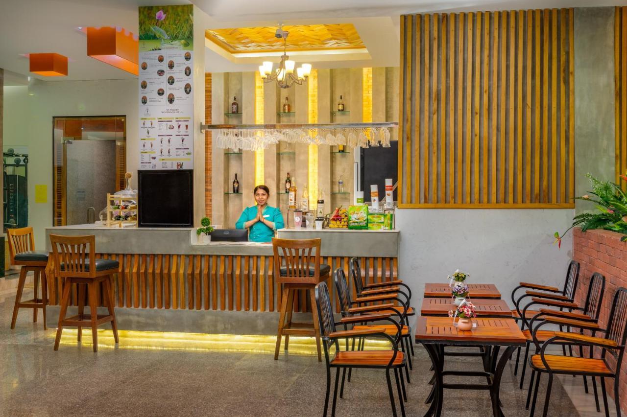 Ta Prohm & Hotel 4*