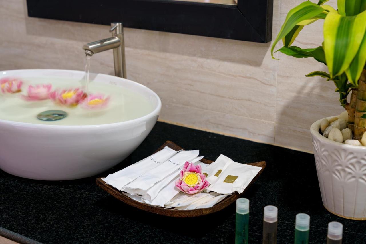 Hotel Reveal Courtyard In Reveal Angkor 4*