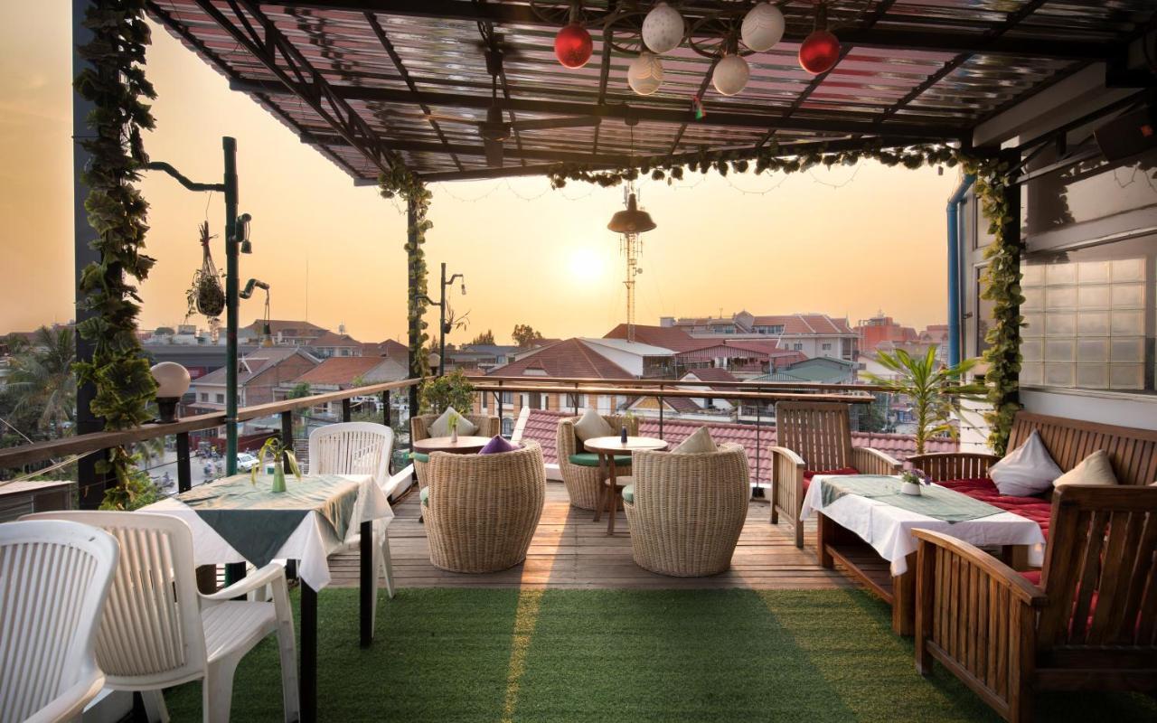 Phally's Hotel