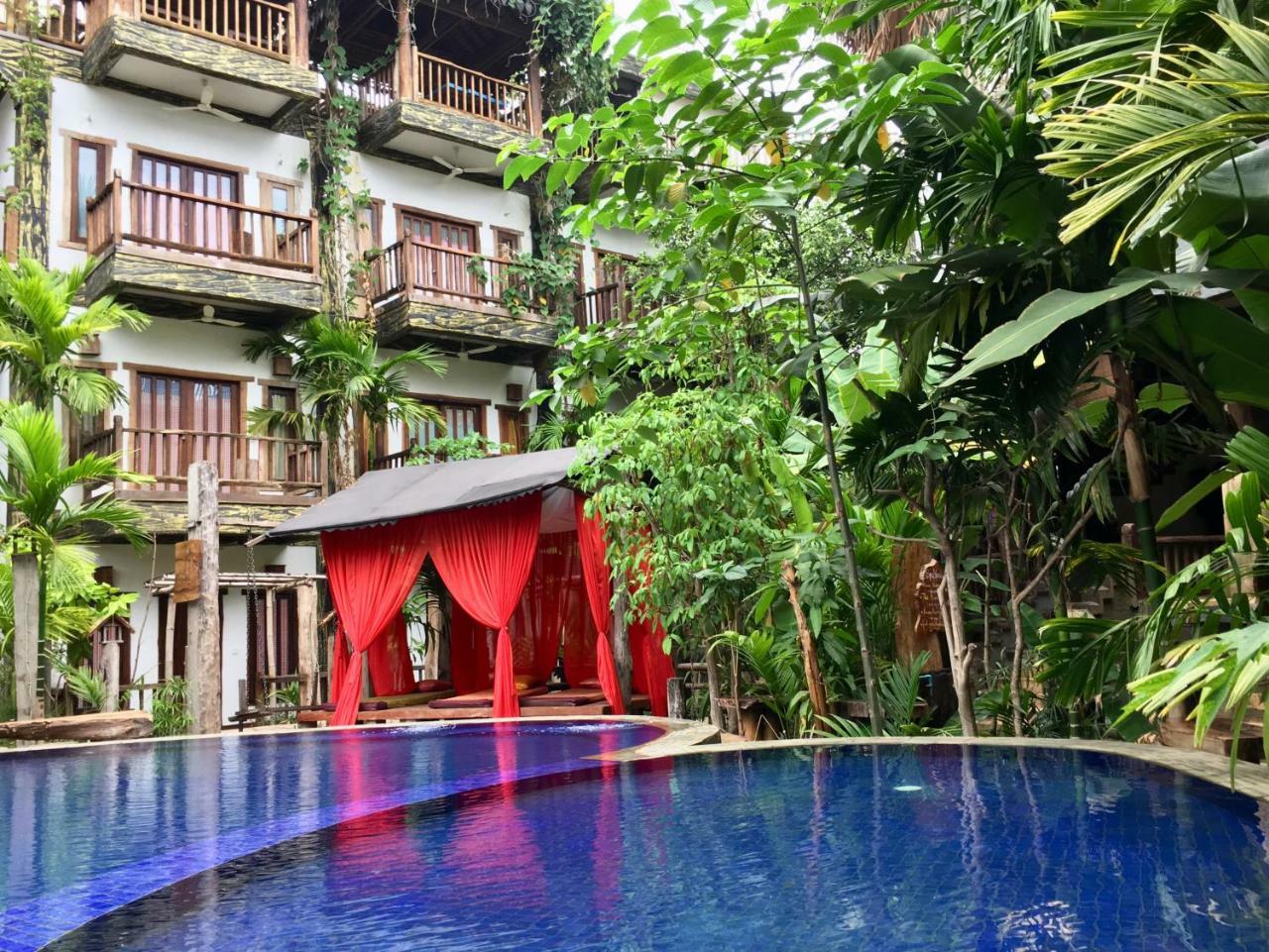 Resort Little &