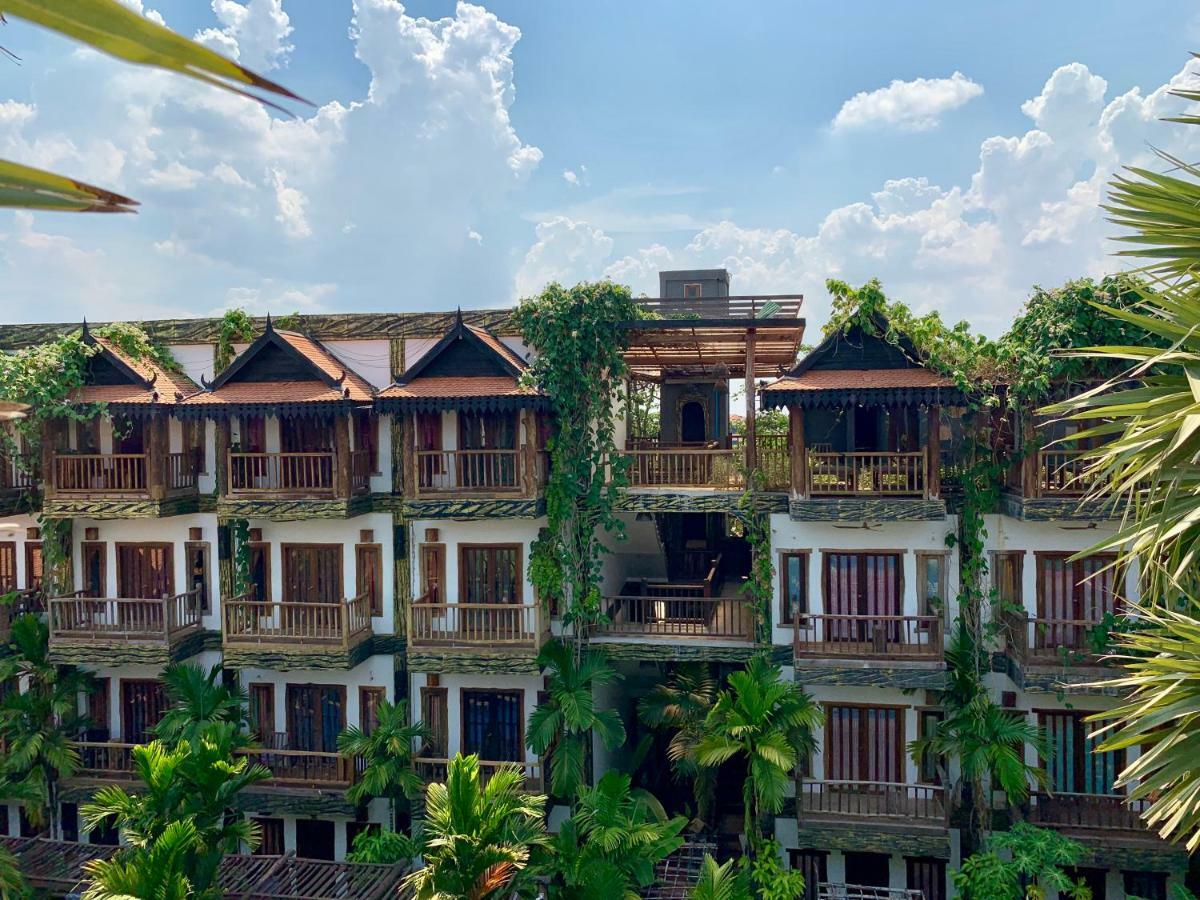 Resort Little &