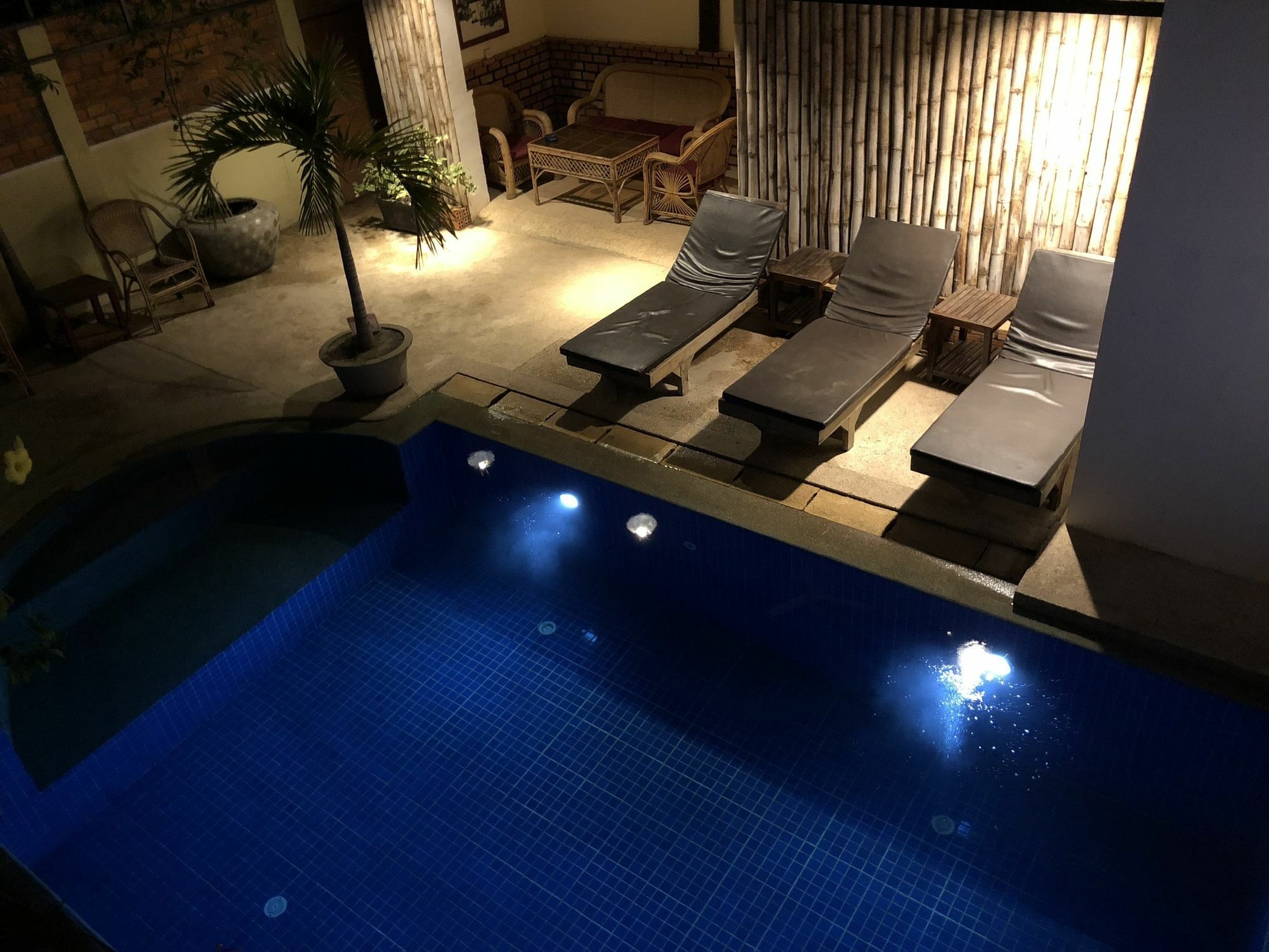River Retreat Boutique 3*