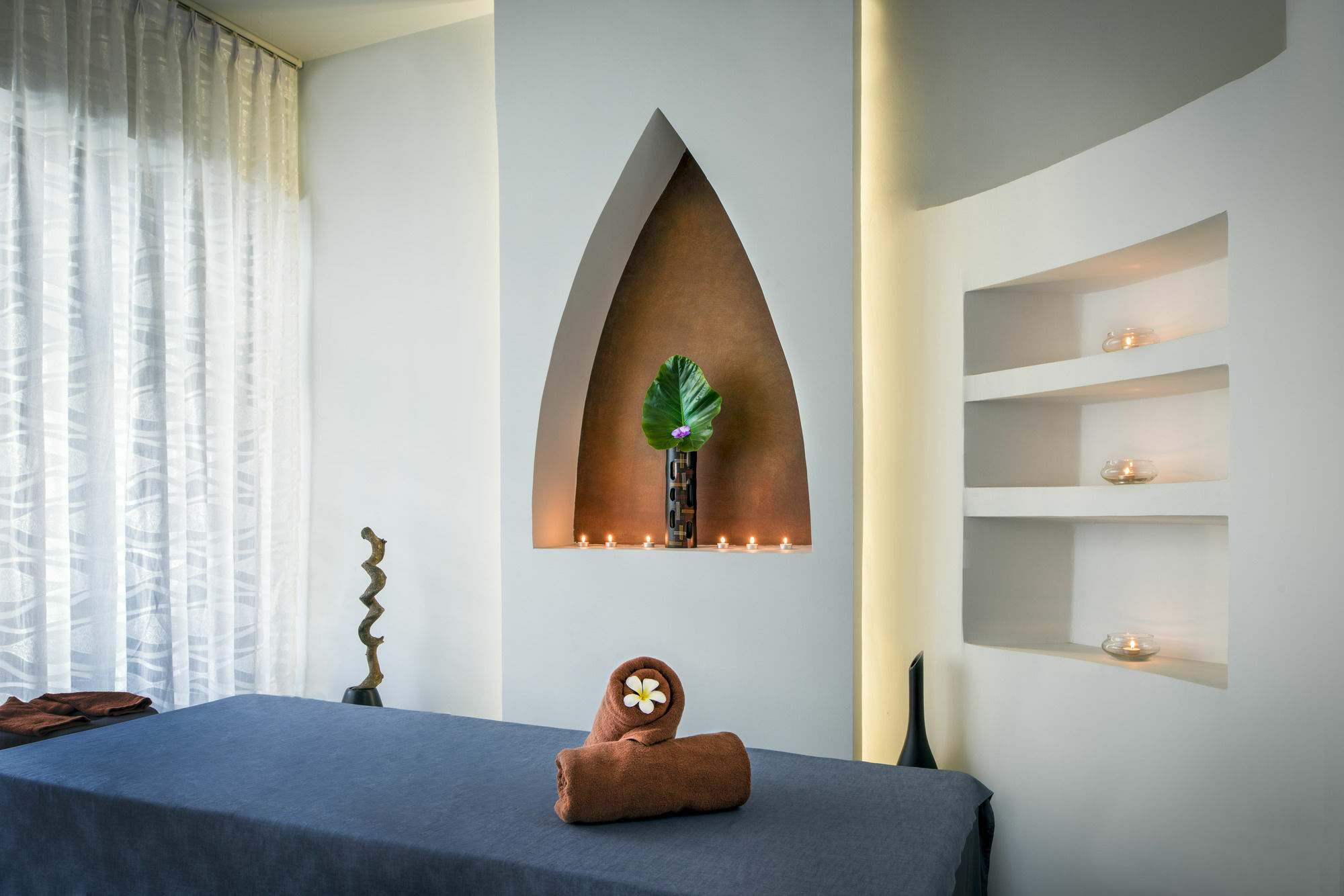 Chronicle & Hotel Siem Reap