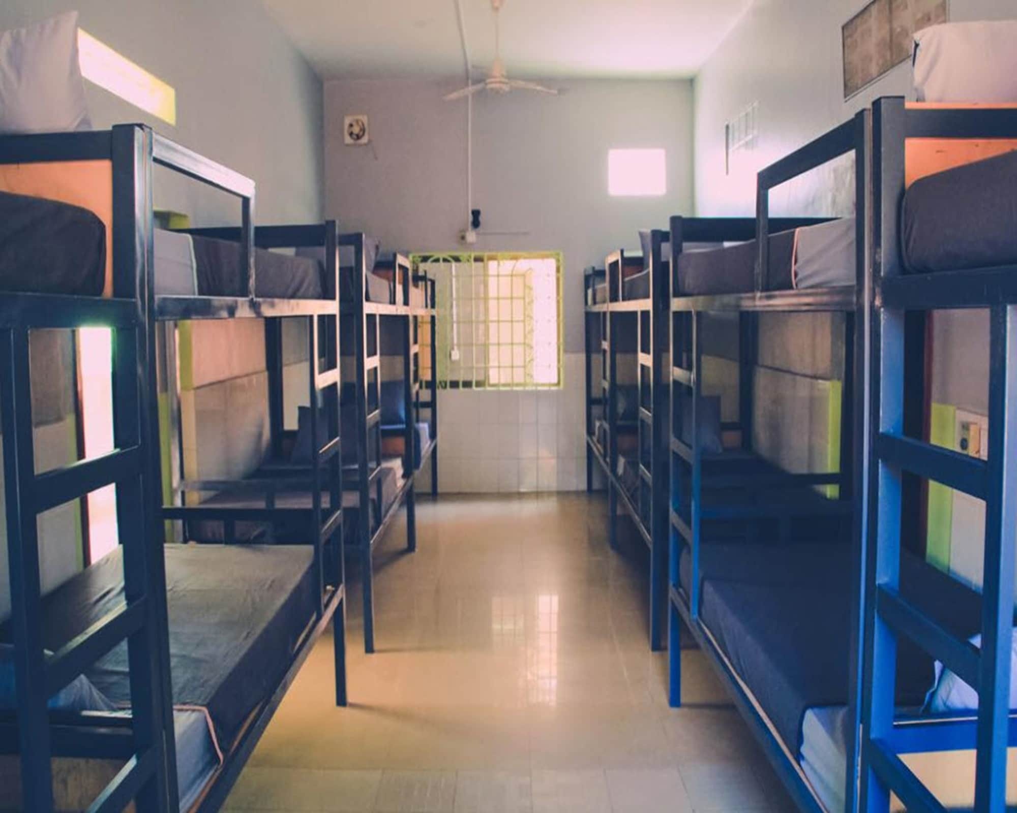 Dormpoint - (adults Only) Guest house