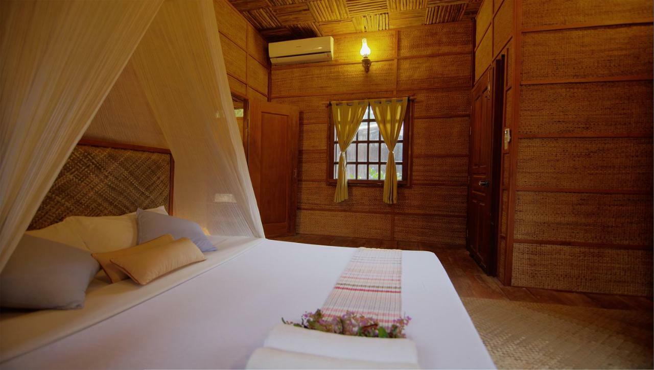 Resort Palm Village & 4*