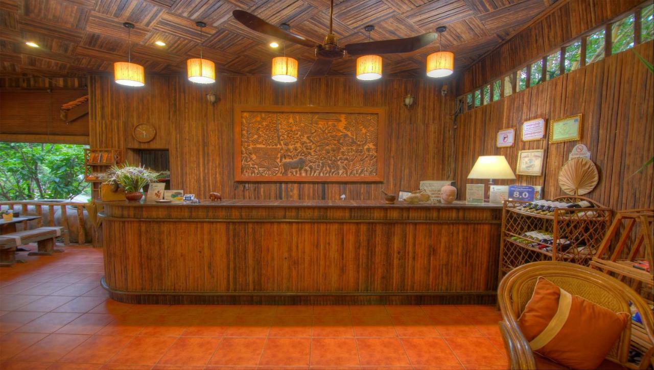 Resort Palm Village &