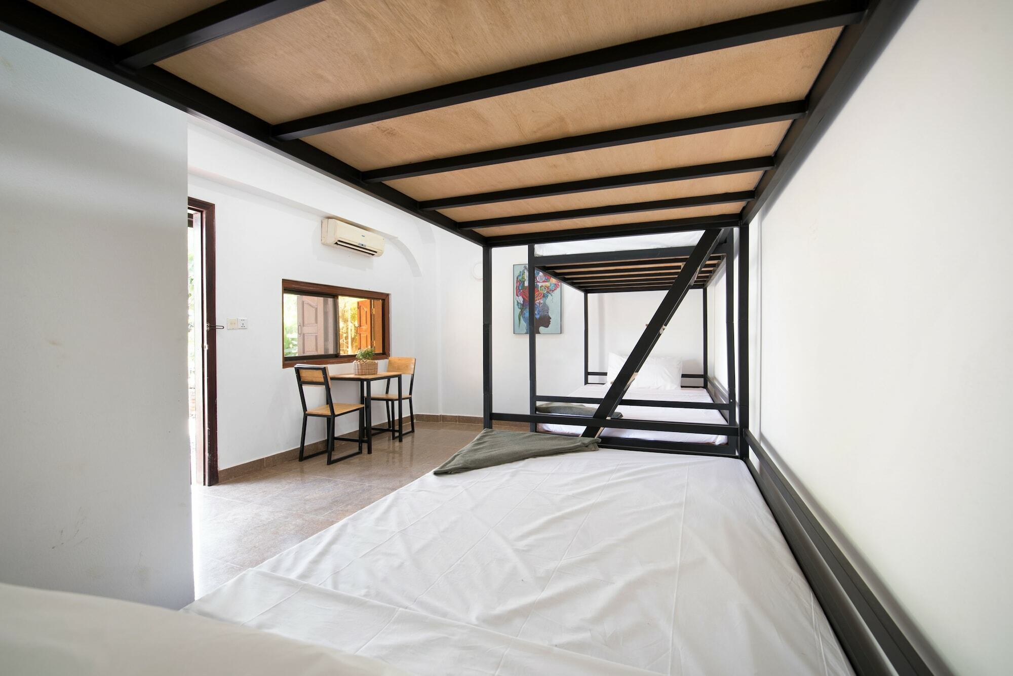 Barefoot Backpacker Albergue *