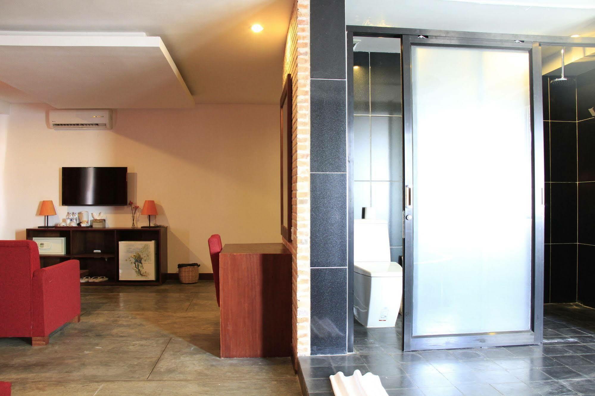 Mekong Angkor Deluxe Hotel 4*
