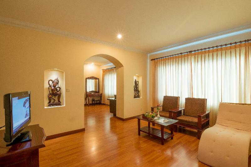 Angkor Hotel 4*