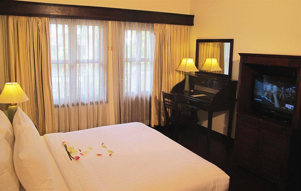 Grand Sunset Angkor