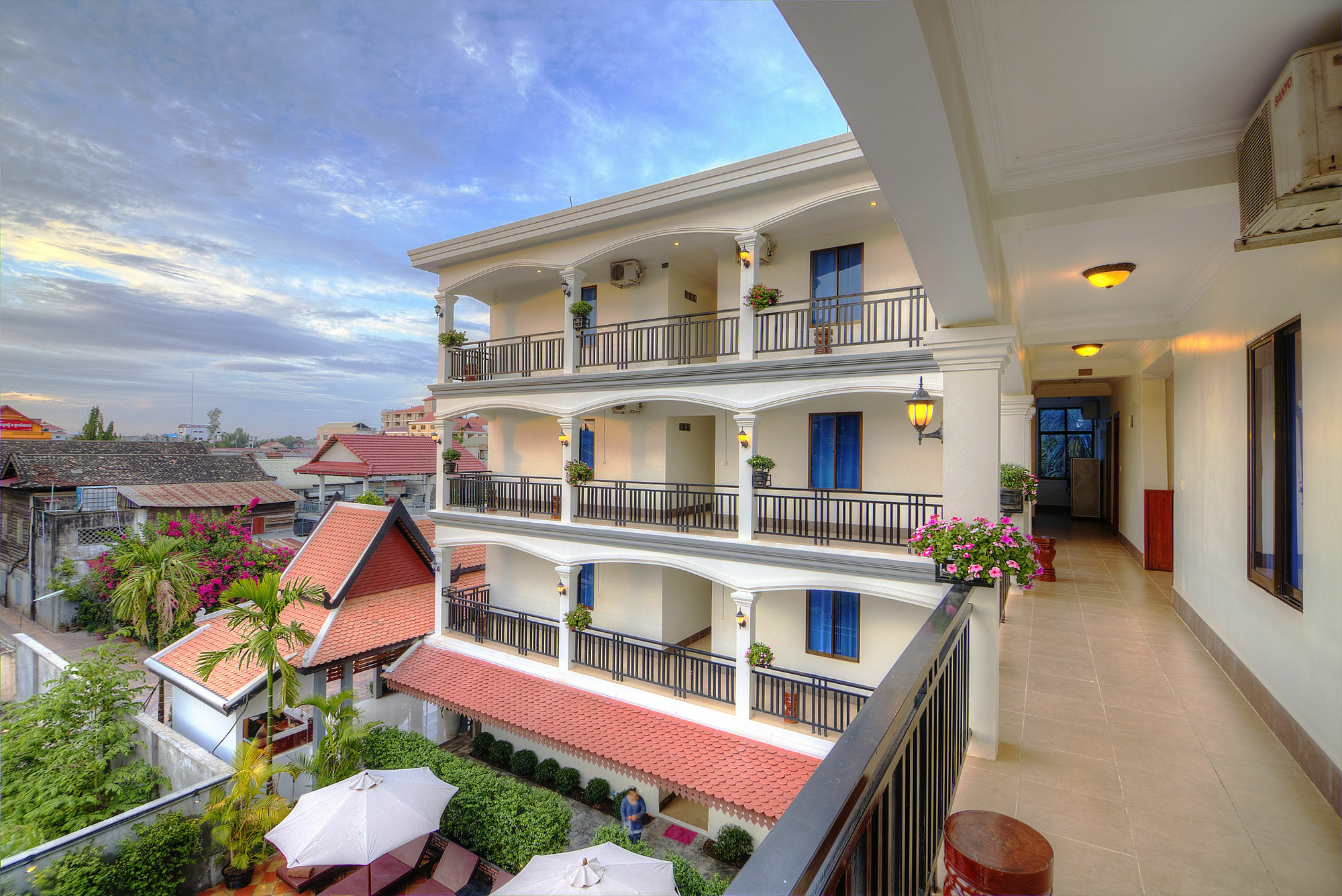 Hotel Amra Angkor 3*