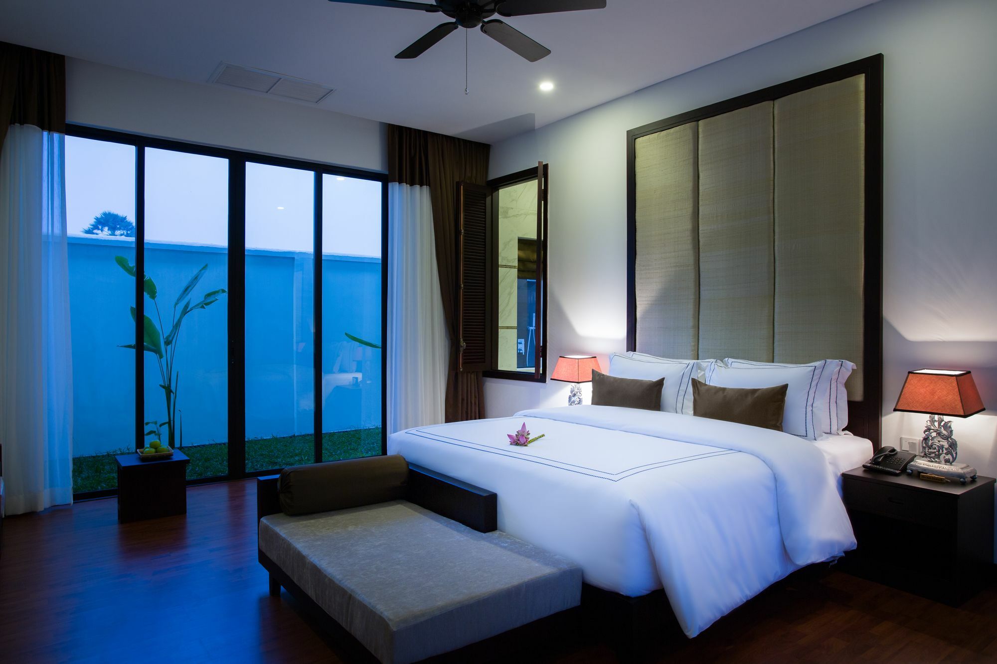 The Embassy Angkor & 5* Siem Reap