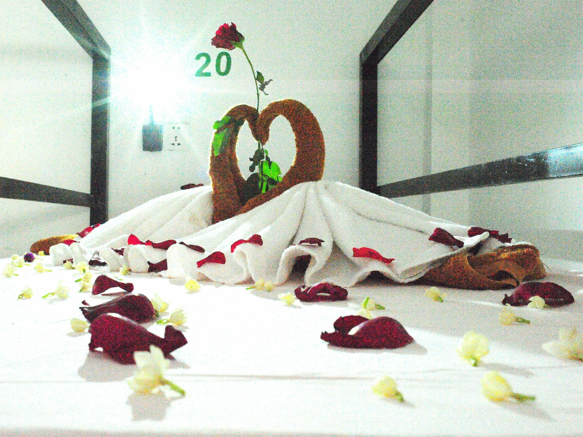 Kafu & Pool Hotel
