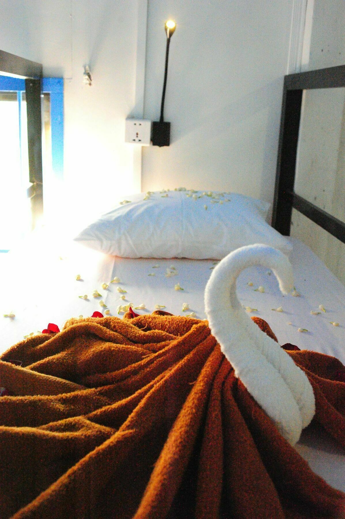 Kafu & Pool Hotel 2*