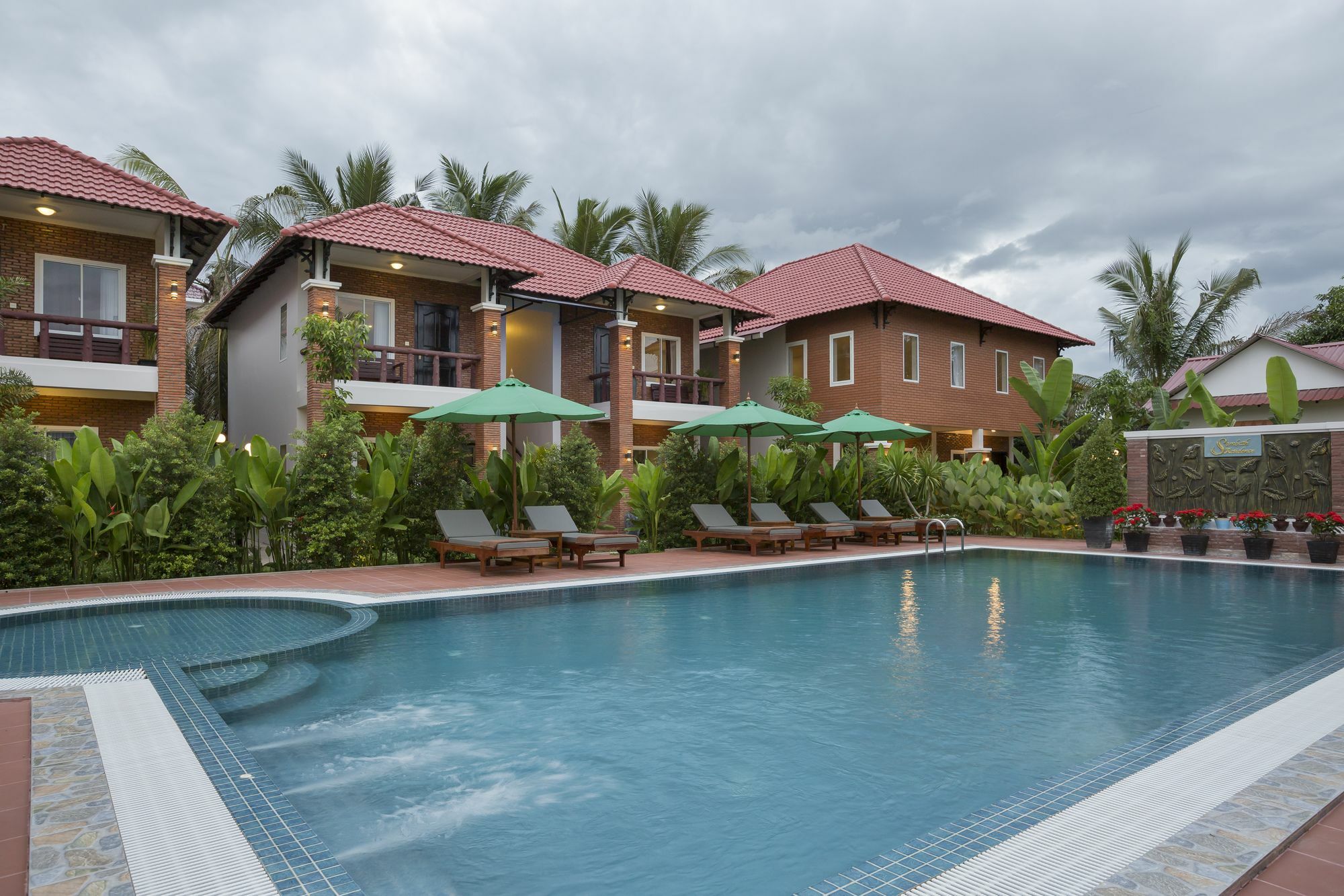 Sambath Hotel 3*
