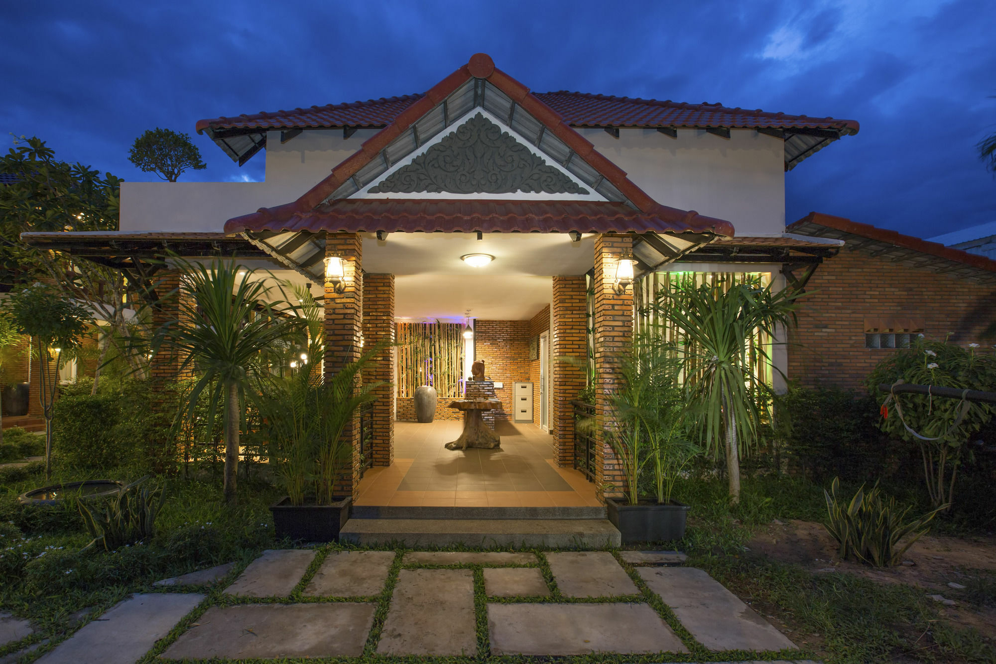 Hotel Sambath 3*