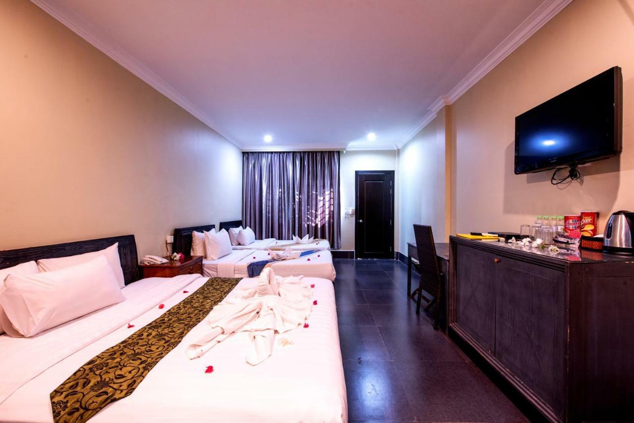 Hotel Night