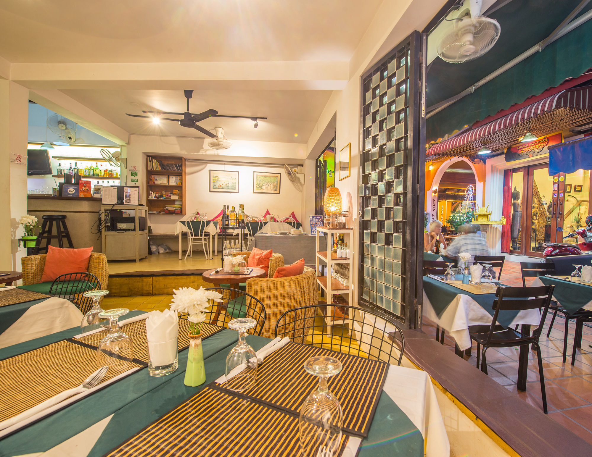Phally's Hotel