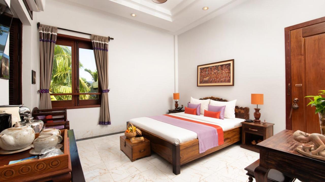 Mane History Lovers Siem Reap