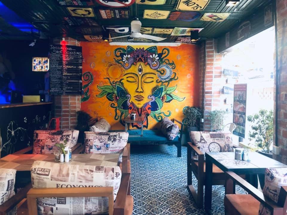 Asrama Route 66 Music Restaurant & *