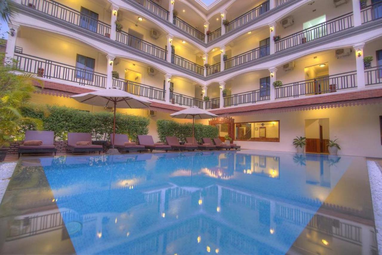 Summer Hotel 3*