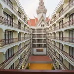 Smiling Hotel