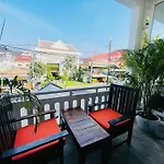 Chhouy Vathna Angkor Boutique