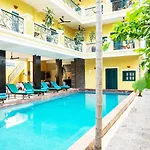 Golden Banana Residence