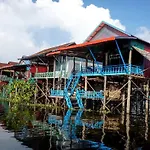 Homestay At Floating Village