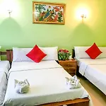Ta Som Guesthouse & Tour Services