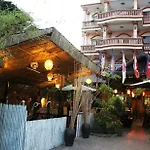 Tropical Breeze Guesthouse