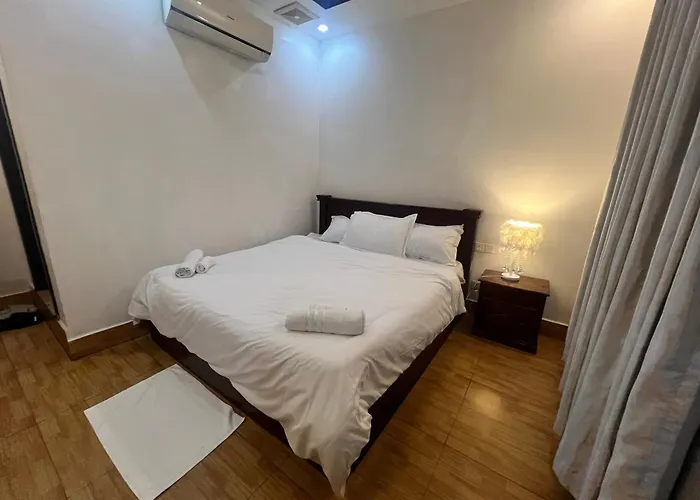 The Leaf Hotel Sr