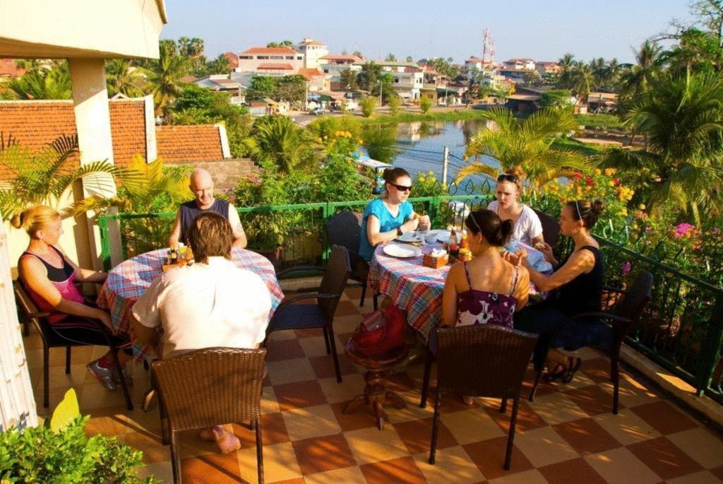 Hotel Riverside 2*