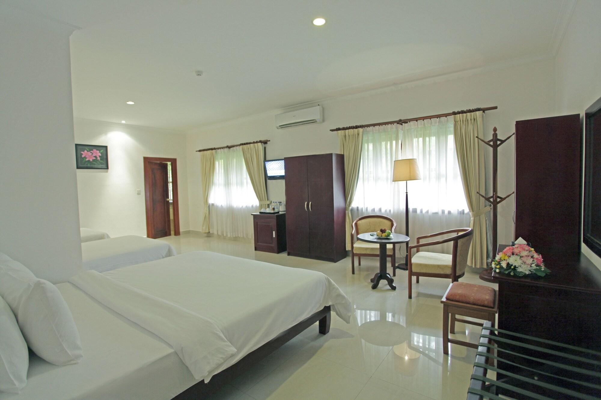 Inn Sokhalay Angkor