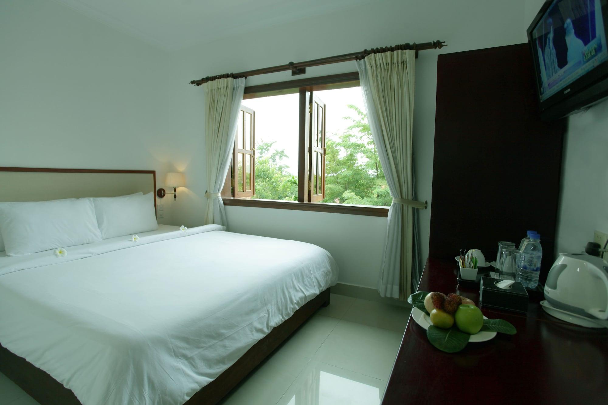 Inn Sokhalay Angkor