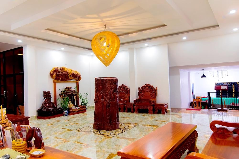 Borei Hang Tep & Siem Reap