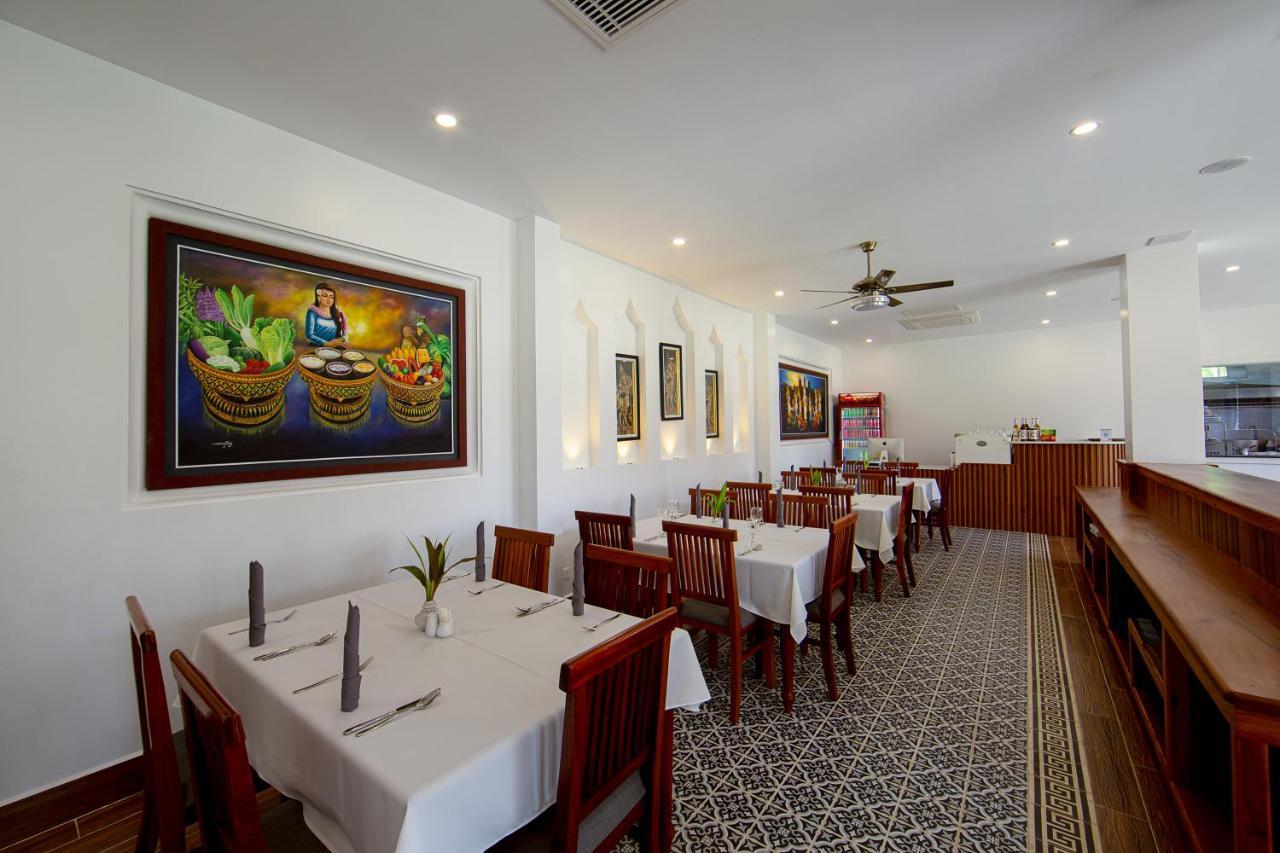 Khách sạn Two Seasons 5*