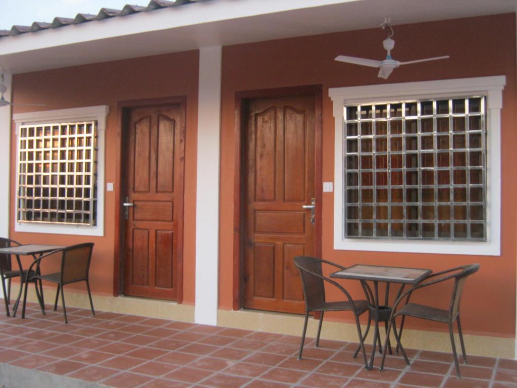 Sun Boutique & Restaurant *