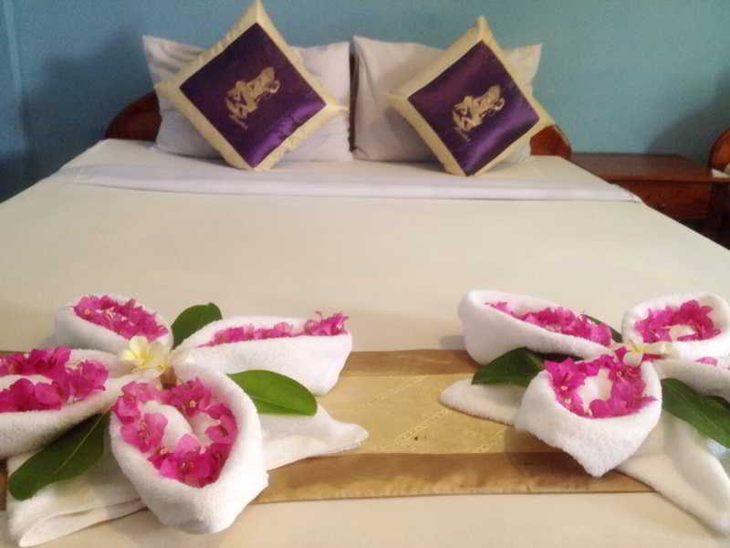 Lotus Hotel 2*