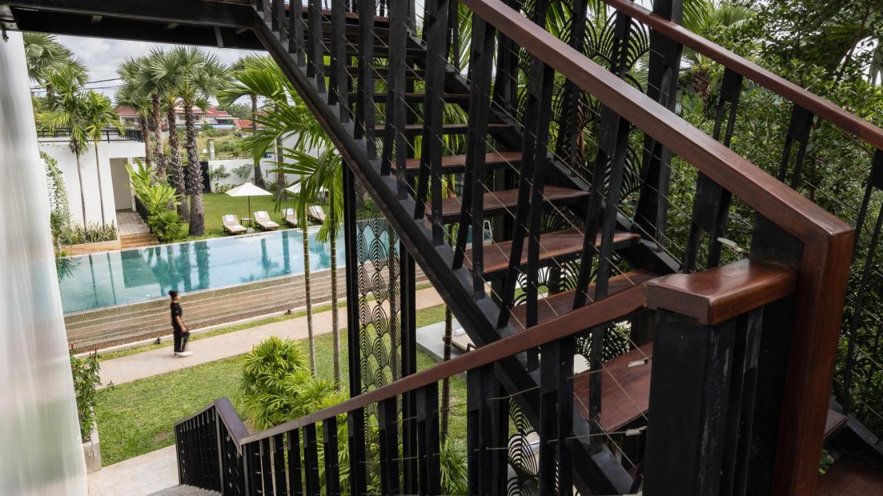 Shintana Saya La Maison Hotel
