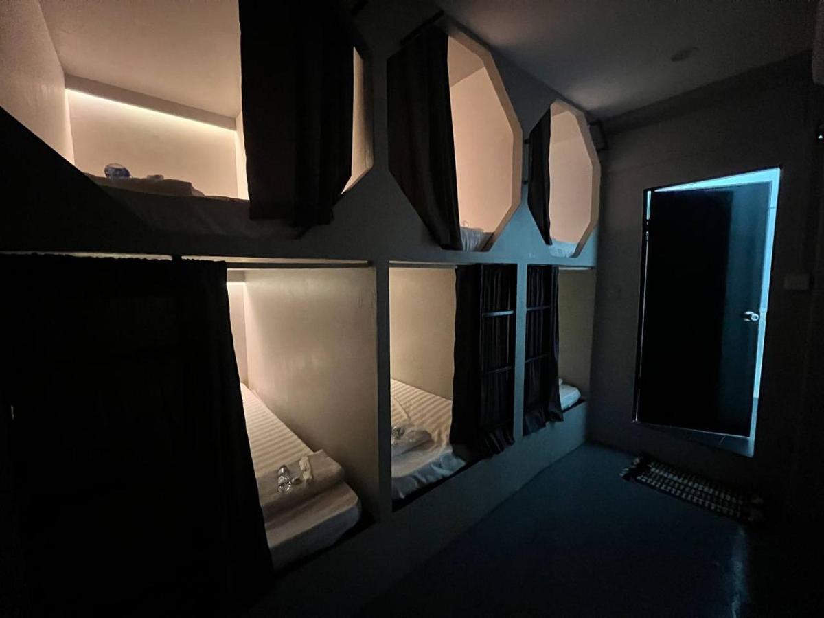 Khách sạn nang Pod Capsule