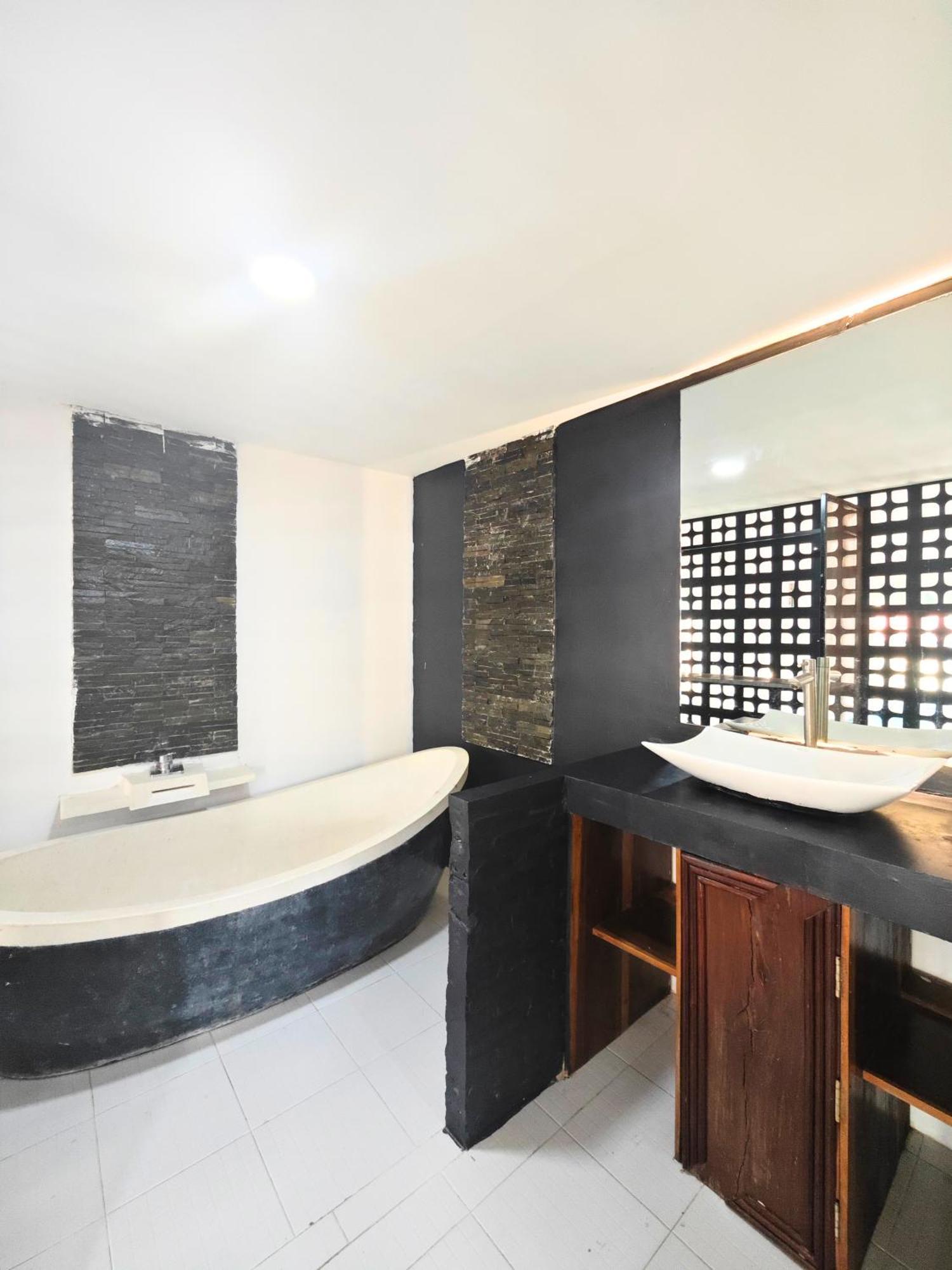Hotel Angkor