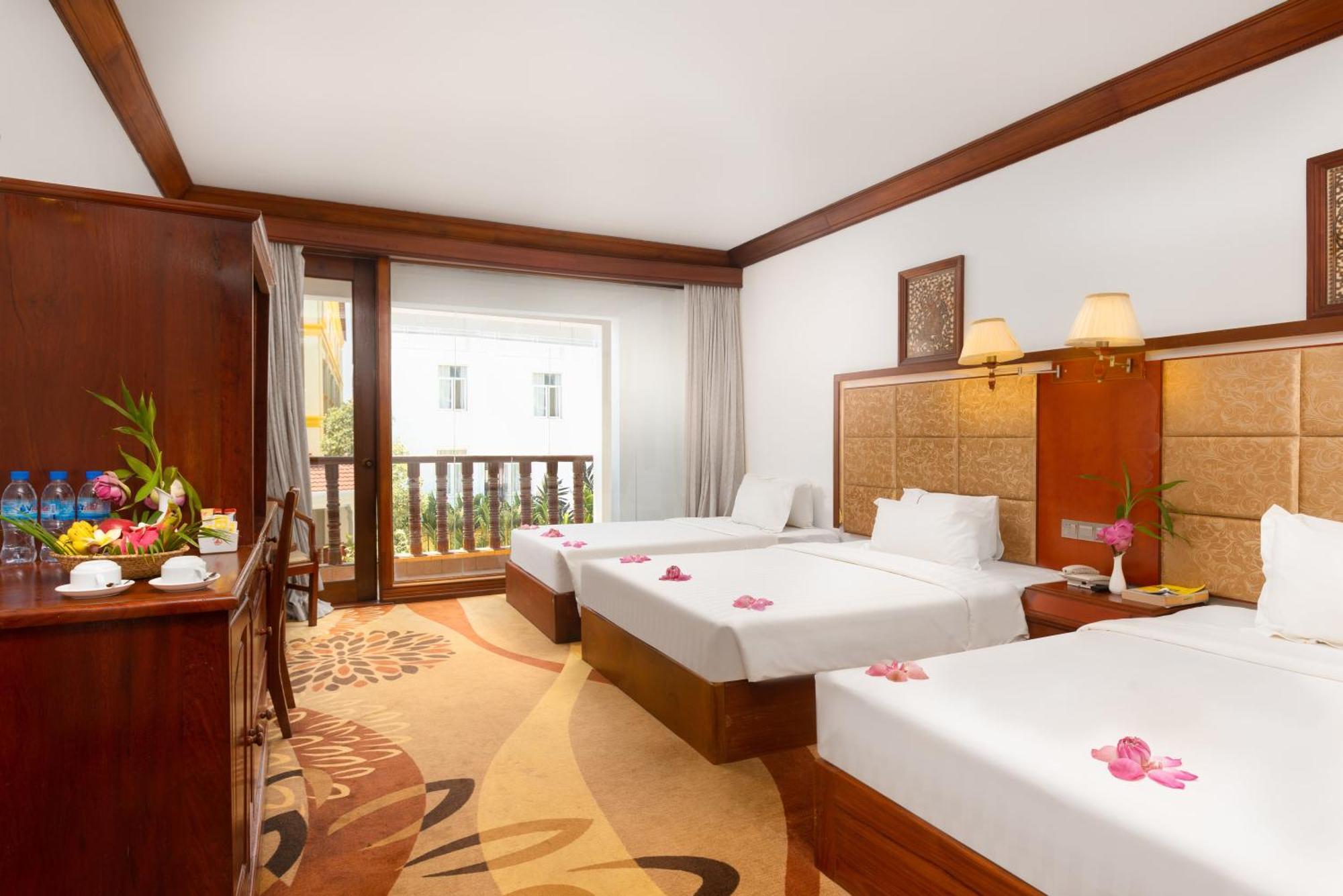 Angkor Land Urban Boutique Hotel 4*