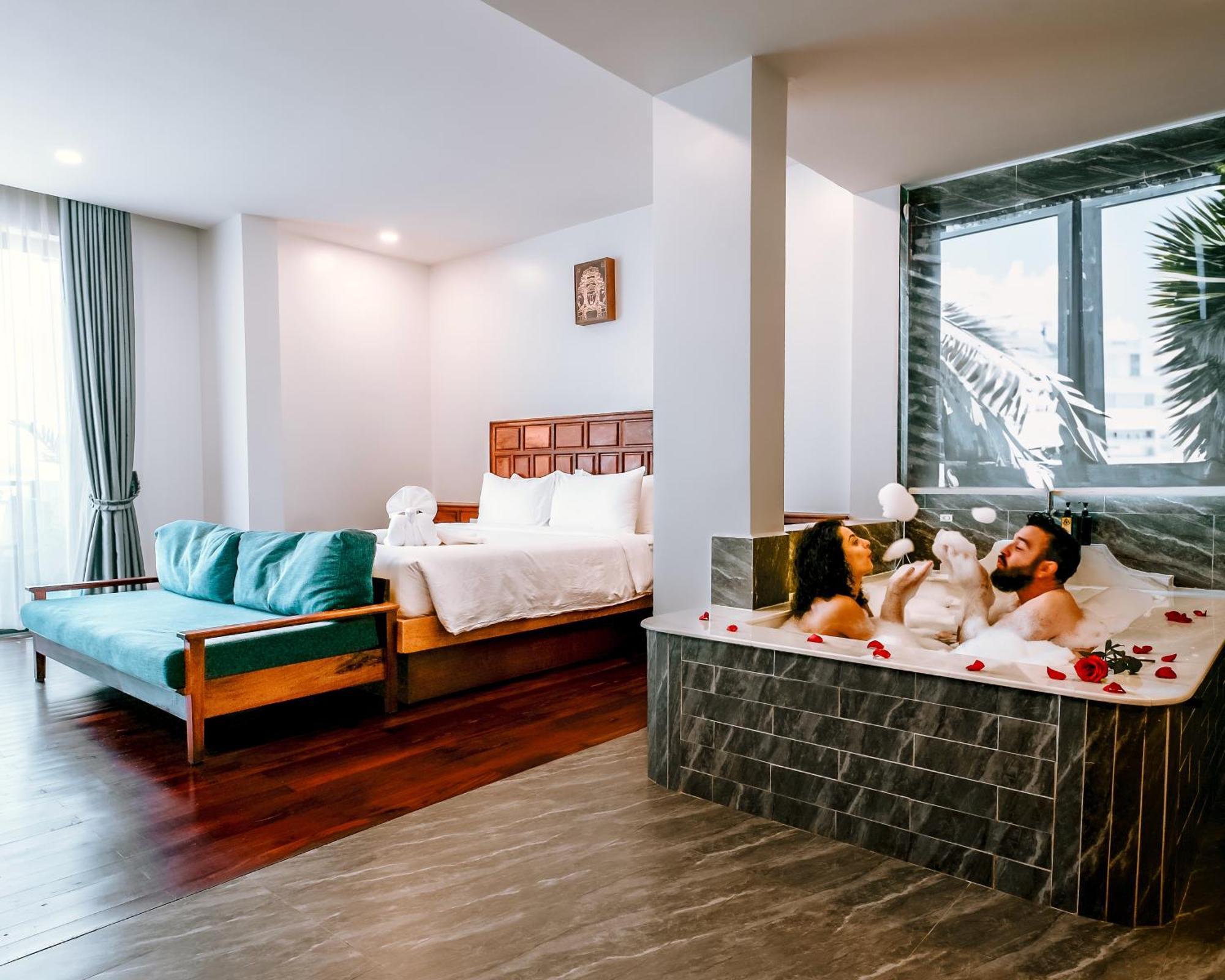 Two Seasons 5* Siem Reap