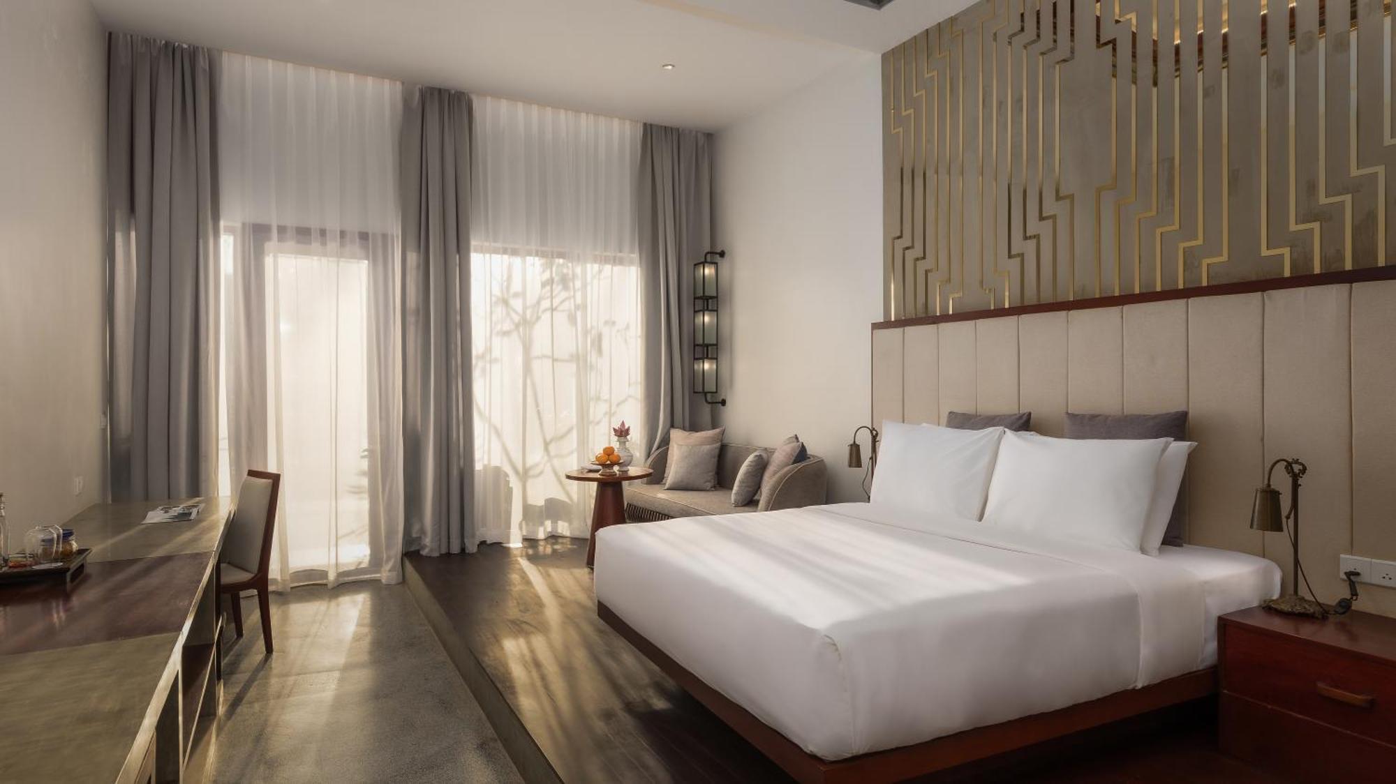 Shintana Saya La Maison Hotel 5*