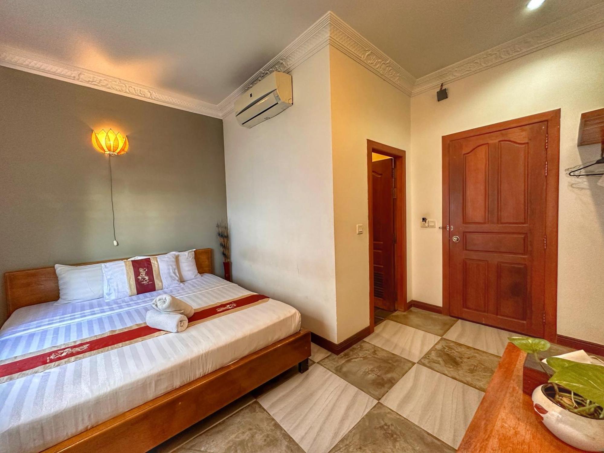 Um Theara, 3* Siem Reap