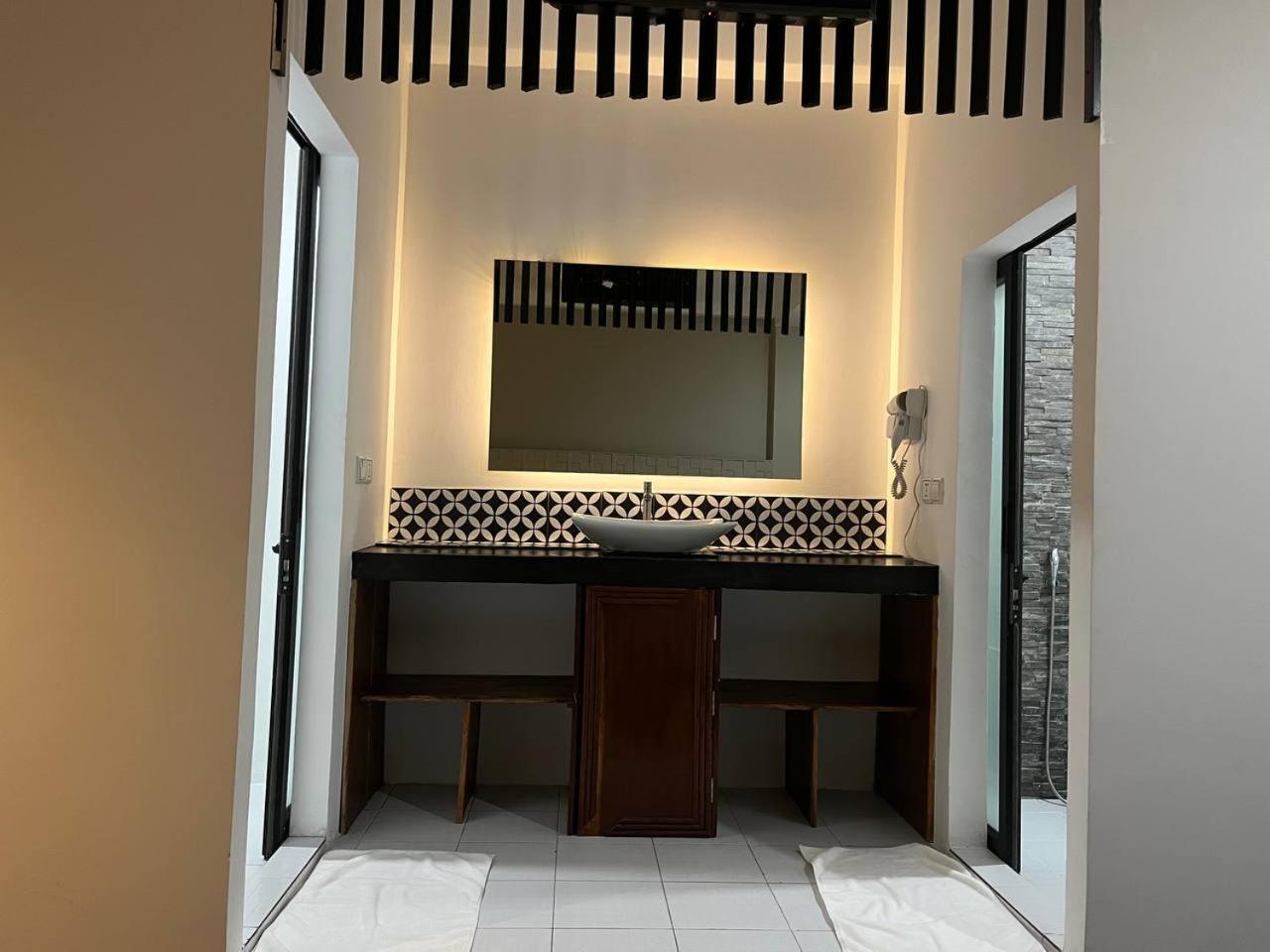 Angkor Hotel 4*