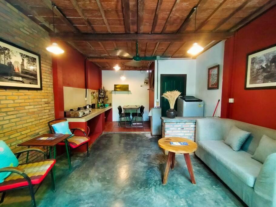 Holiday home - Four Bedrooms Near Angkor Wat