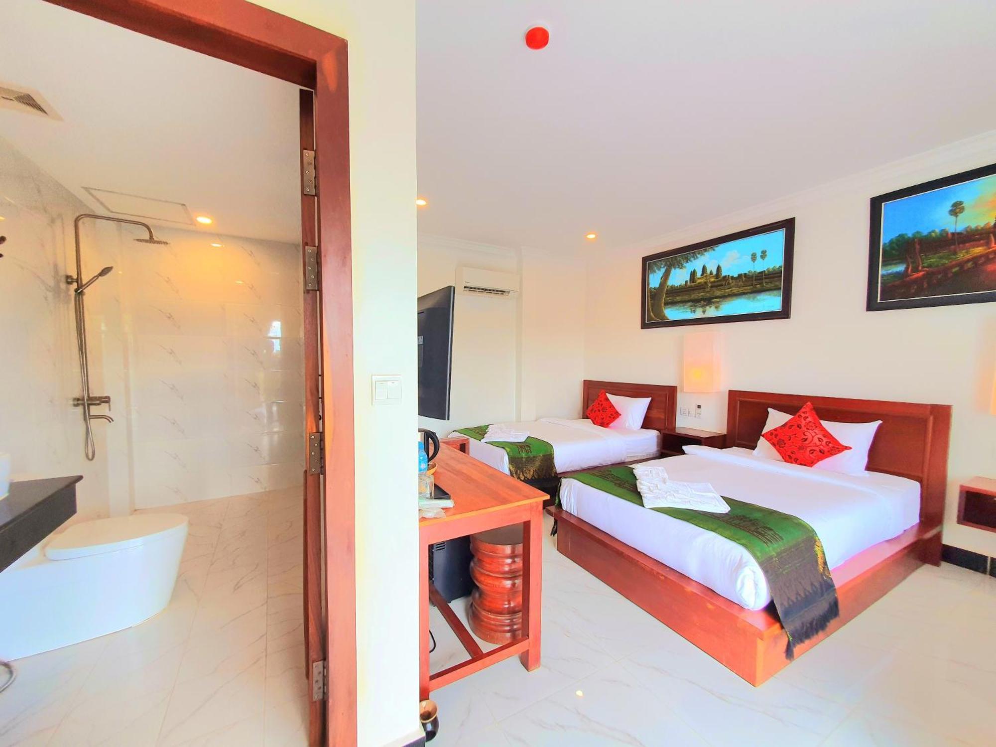 Darling Pub Siem Reap