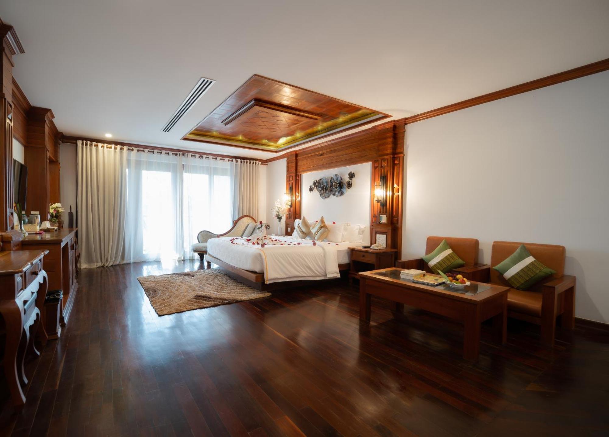 The Night Hotel Hotel 4*